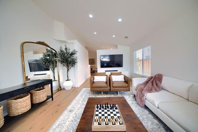 471 Pombo Square Dr, Tracy, CA 95376