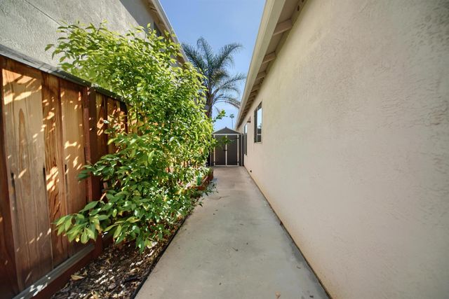 471 Pombo Square Dr, Tracy, CA 95376