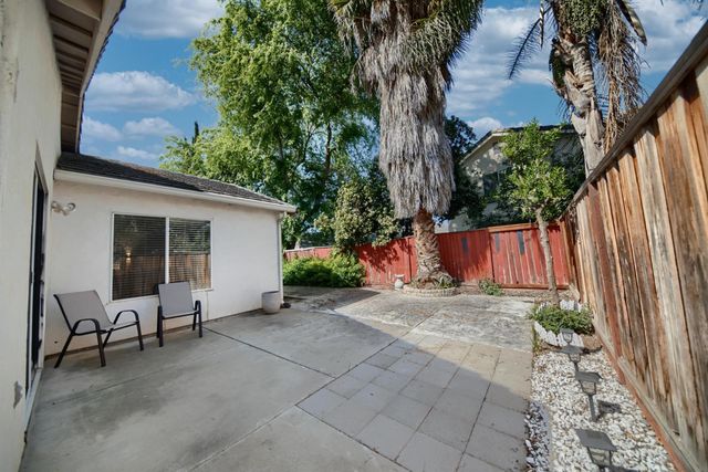471 Pombo Square Dr, Tracy, CA 95376