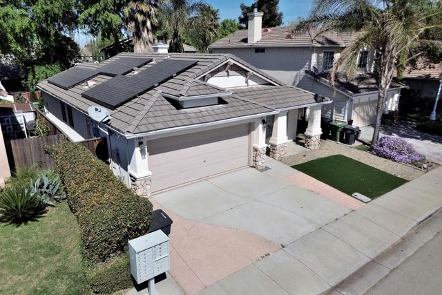 471 Pombo Square Dr, Tracy, CA 95376