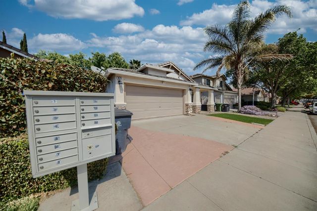 471 Pombo Square Dr, Tracy, CA 95376
