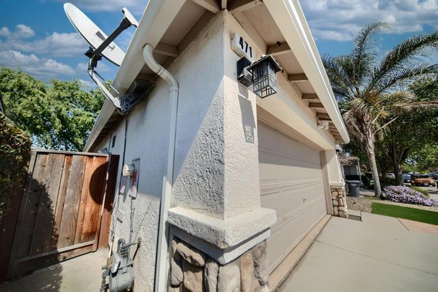 471 Pombo Square Dr, Tracy, CA 95376
