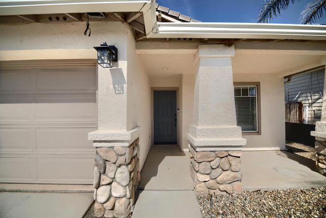 471 Pombo Square Dr, Tracy, CA 95376