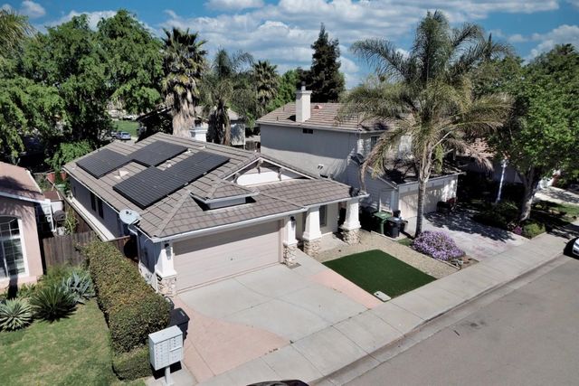 471 Pombo Square Dr, Tracy, CA 95376