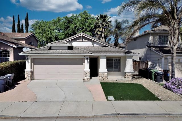 471 Pombo Square Dr, Tracy, CA 95376