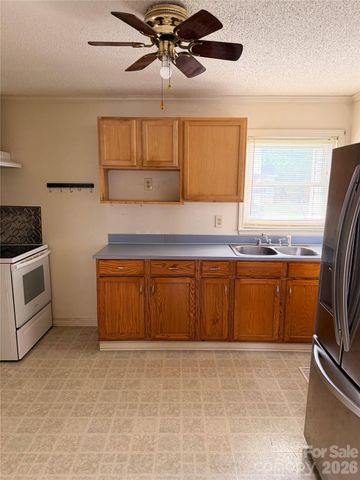 103 E Maryland Avenue, Bessemer City, NC 28016