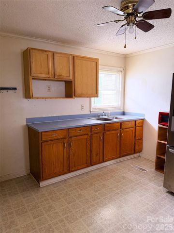 103 E Maryland Avenue, Bessemer City, NC 28016