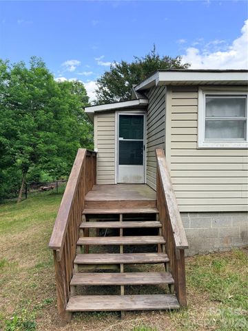 103 E Maryland Avenue, Bessemer City, NC 28016