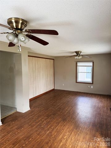 103 E Maryland Avenue, Bessemer City, NC 28016