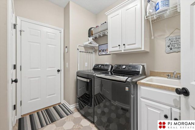 2226 S 89th Court, Omaha, NE 68124