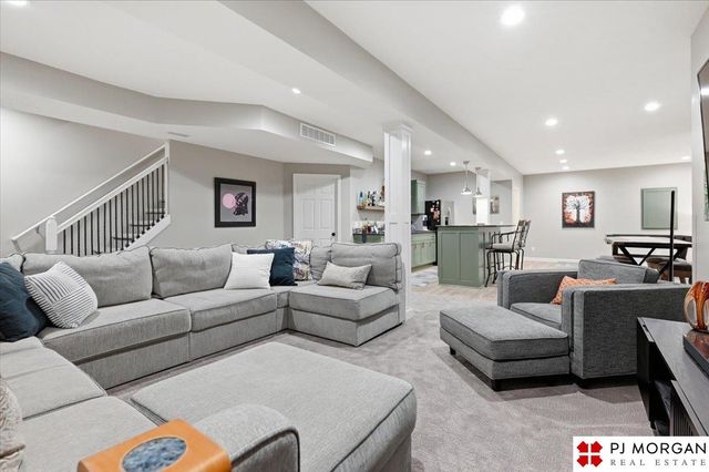 2226 S 89th Court, Omaha, NE 68124