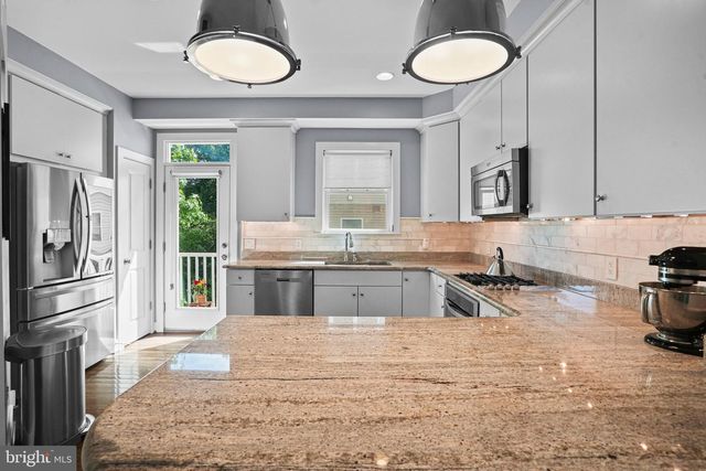 512 REGENT PL NE, Washington, DC 20017