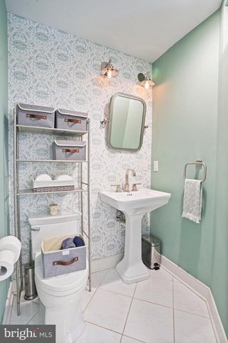 512 REGENT PL NE, Washington, DC 20017