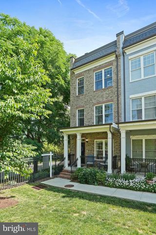 512 REGENT PL NE, Washington, DC 20017