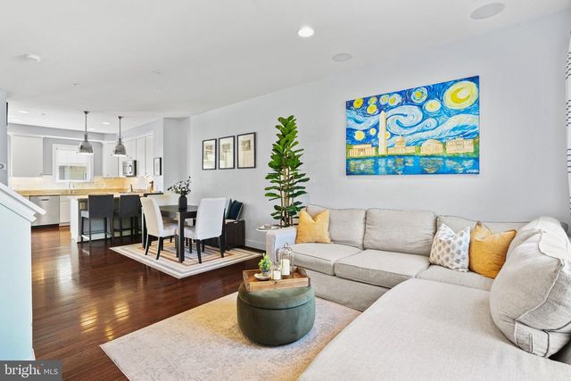 512 REGENT PL NE, Washington, DC 20017