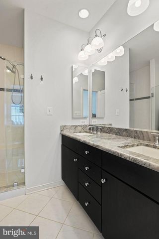512 REGENT PL NE, Washington, DC 20017