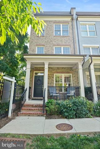 512 REGENT PL NE, Washington, DC 20017