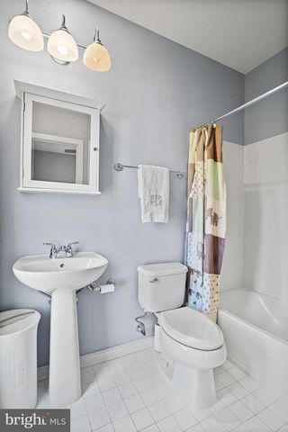 512 REGENT PL NE, Washington, DC 20017