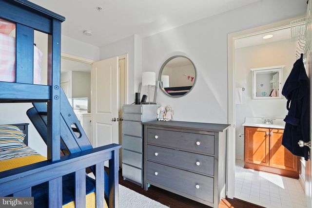 512 REGENT PL NE, Washington, DC 20017
