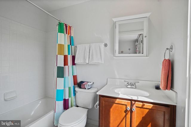 512 REGENT PL NE, Washington, DC 20017