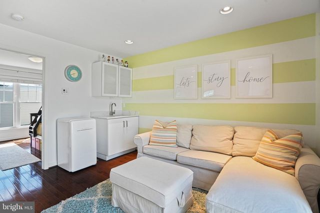 512 REGENT PL NE, Washington, DC 20017