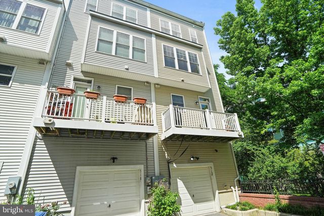 512 REGENT PL NE, Washington, DC 20017
