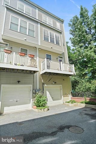 512 REGENT PL NE, Washington, DC 20017