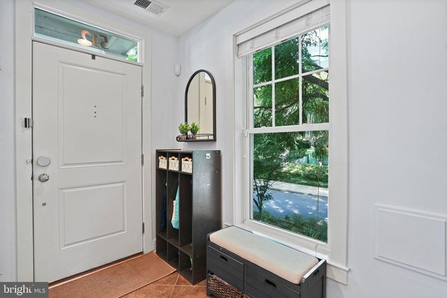 512 REGENT PL NE, Washington, DC 20017