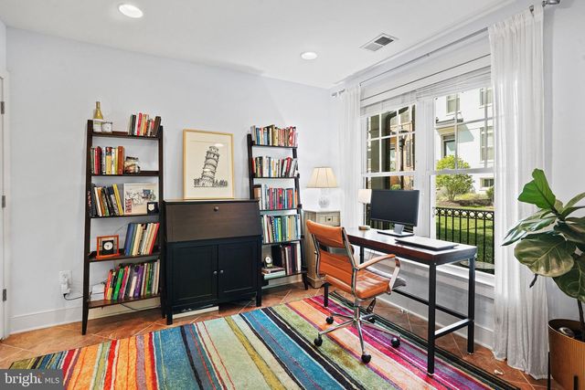 512 REGENT PL NE, Washington, DC 20017