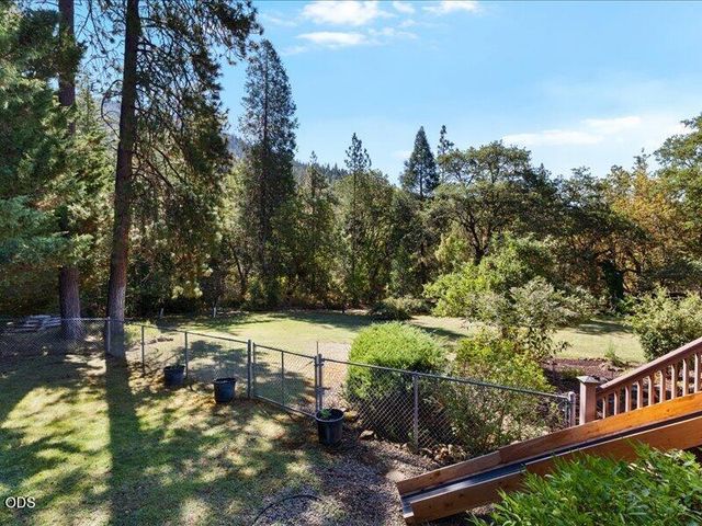 627 Carriage Road, Grants Pass, OR 97526