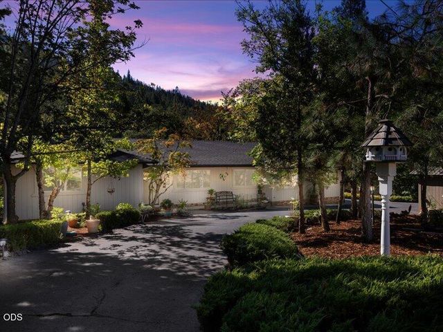 627 Carriage Road, Grants Pass, OR 97526