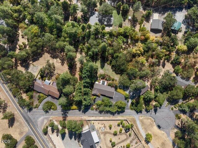 627 Carriage Road, Grants Pass, OR 97526