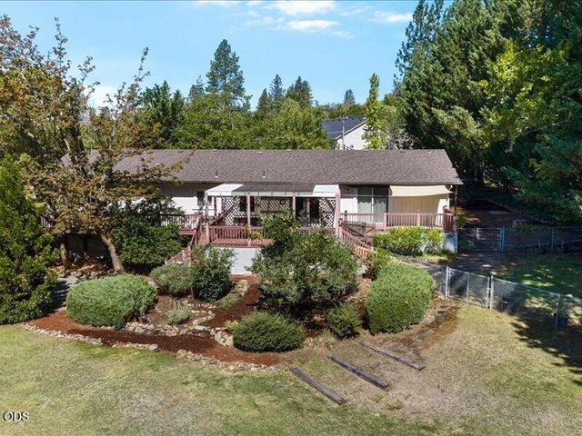 627 Carriage Road, Grants Pass, OR 97526