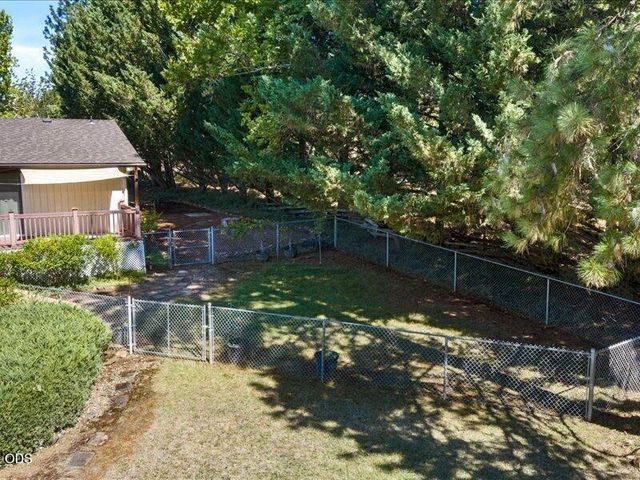 627 Carriage Road, Grants Pass, OR 97526