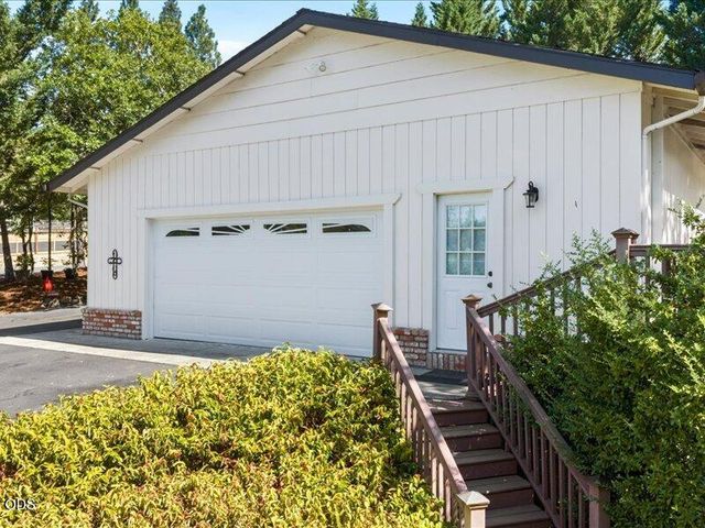 627 Carriage Road, Grants Pass, OR 97526