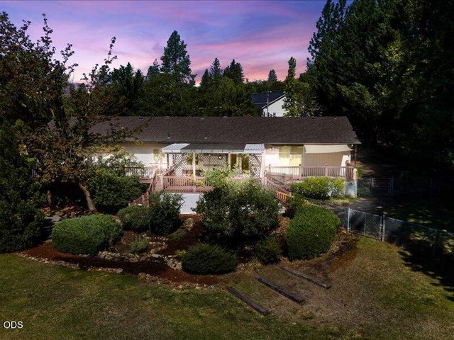 627 Carriage Road, Grants Pass, OR 97526