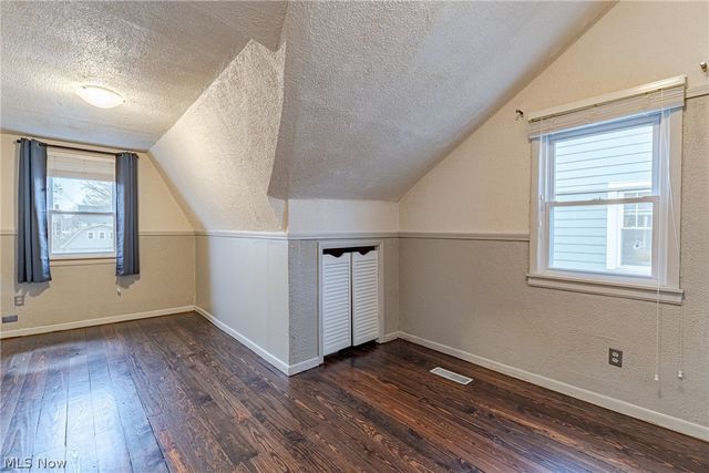 1294 Giel Avenue, Lakewood, OH 44107