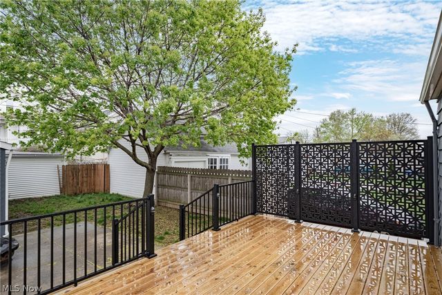 1294 Giel Avenue, Lakewood, OH 44107