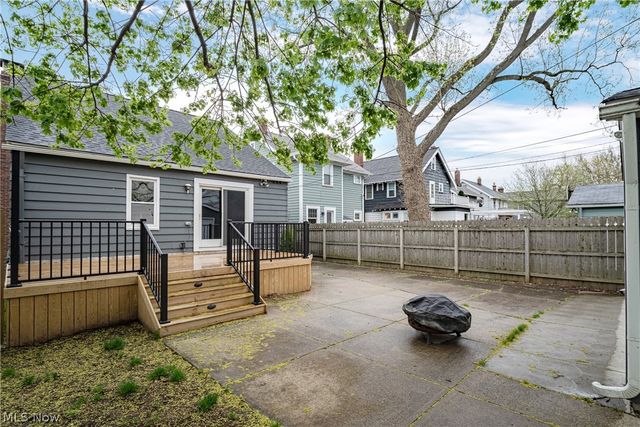 1294 Giel Avenue, Lakewood, OH 44107