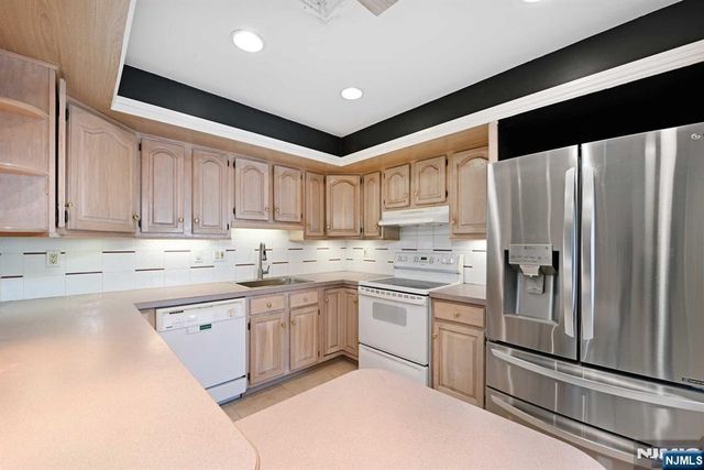 41-51 Wilson Avenue D6, Newark, NJ 07105