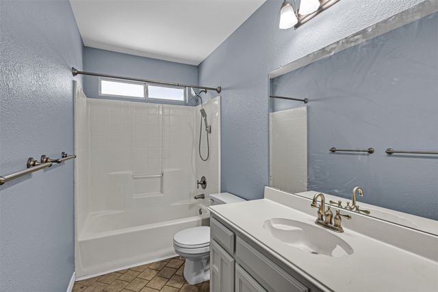 6906 Graham Drive, Rowlett, TX 75089