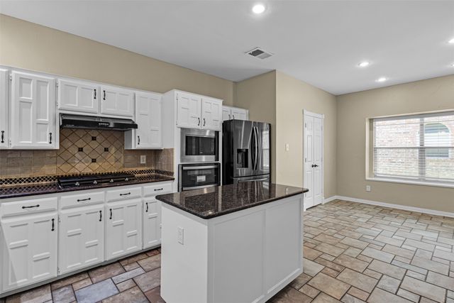 6906 Graham Drive, Rowlett, TX 75089