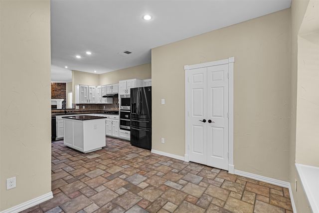 6906 Graham Drive, Rowlett, TX 75089