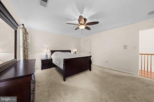 12521 HAWKS NEST LN, Germantown, MD 20876