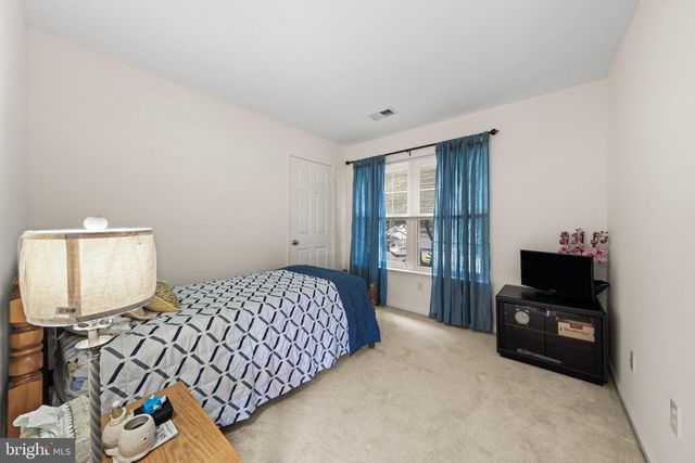 12521 HAWKS NEST LN, Germantown, MD 20876