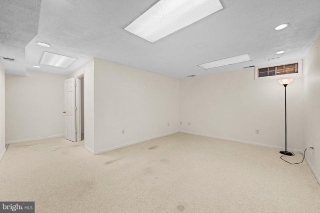 12521 HAWKS NEST LN, Germantown, MD 20876