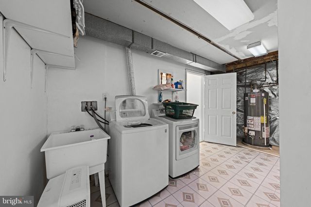 12521 HAWKS NEST LN, Germantown, MD 20876