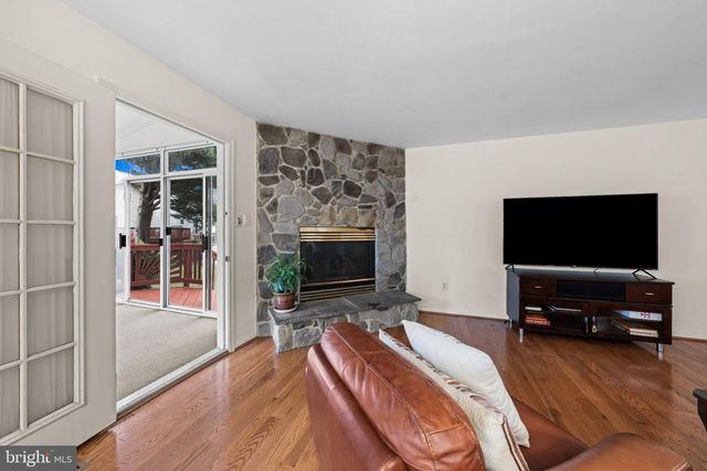 12521 HAWKS NEST LN, Germantown, MD 20876