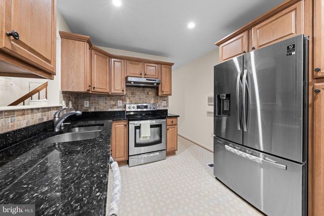 12521 HAWKS NEST LN, Germantown, MD 20876