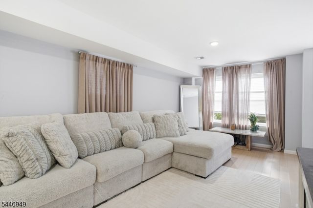 49 N 5Th St, Newark City, NJ 07107